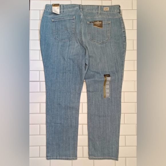Lee Women's Plus Size 24W Straight Leg Jeans - Picture 2 of 3